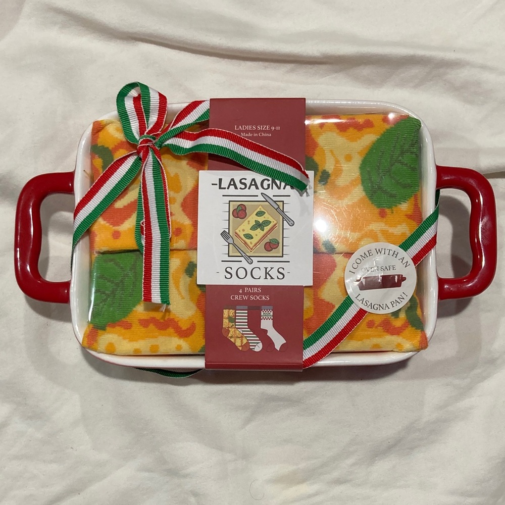 Lasagna Socks and Pan Set
